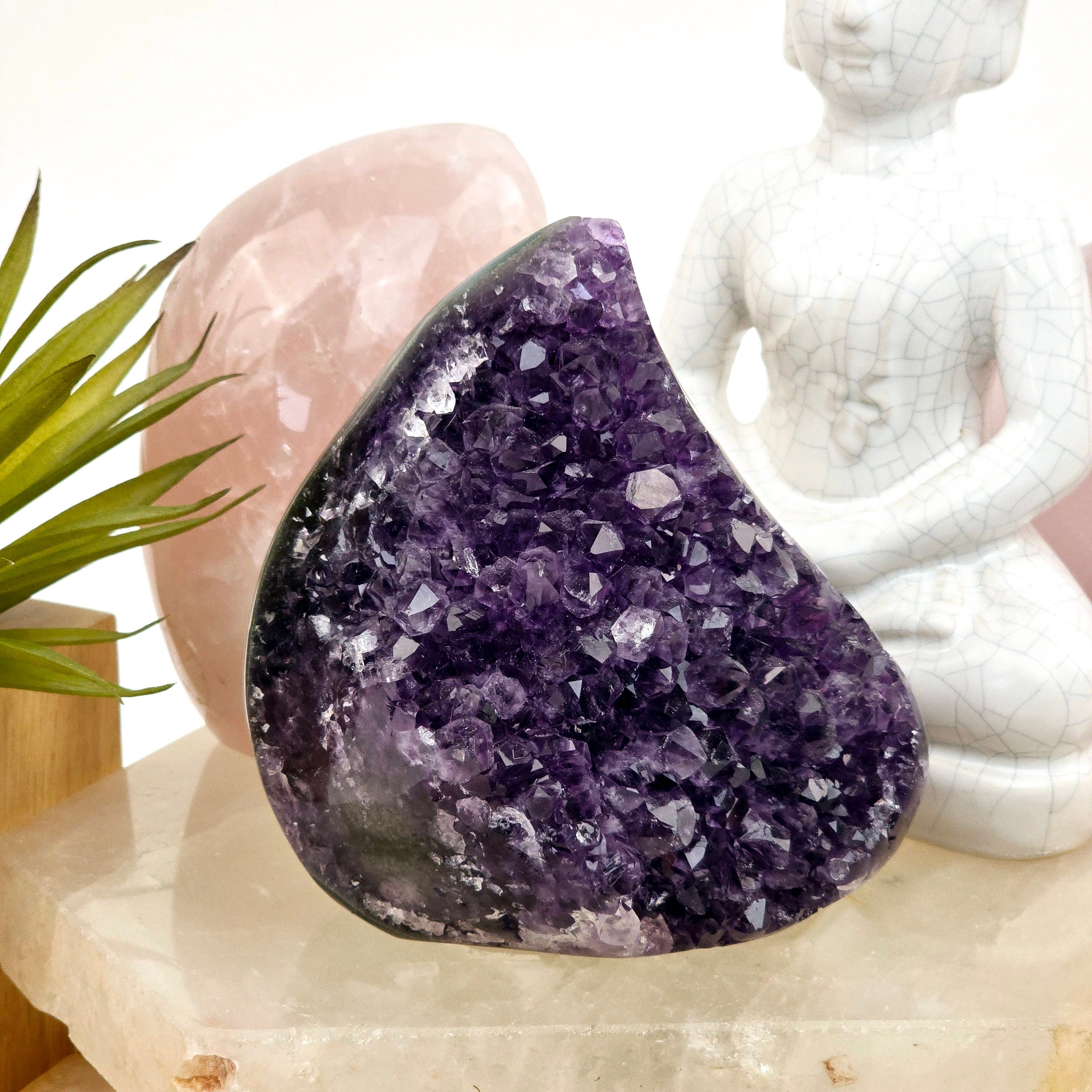 Amethyst and Agate Teardrop Crystal Cut Base