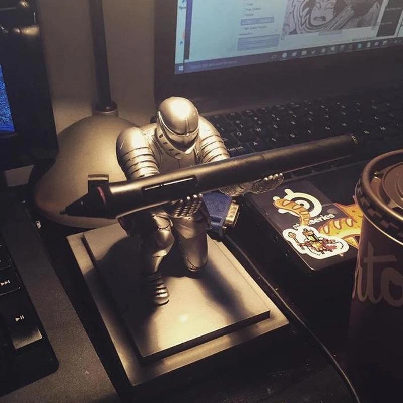 Knight Pen Holder